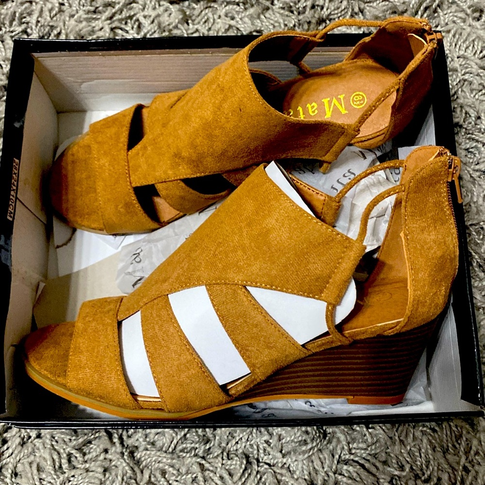 Brown Wedges